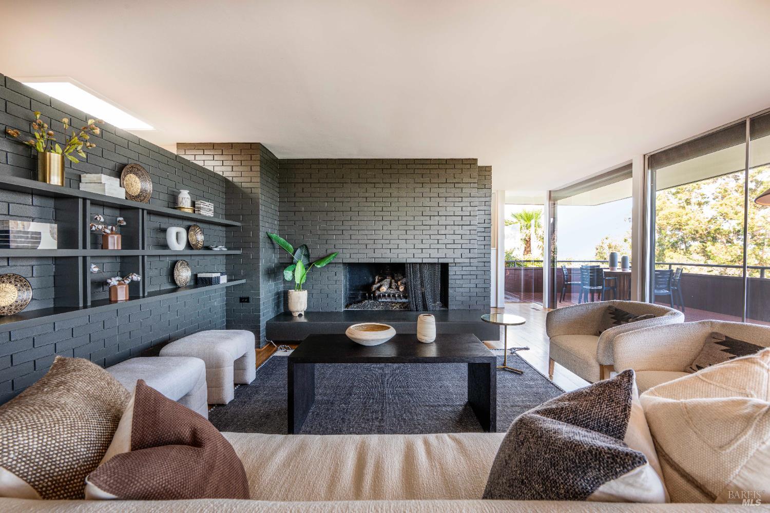 Detail Gallery Image 21 of 83 For 125 Bayview Dr, San Rafael,  CA 94901 - 2 Beds | 3/1 Baths