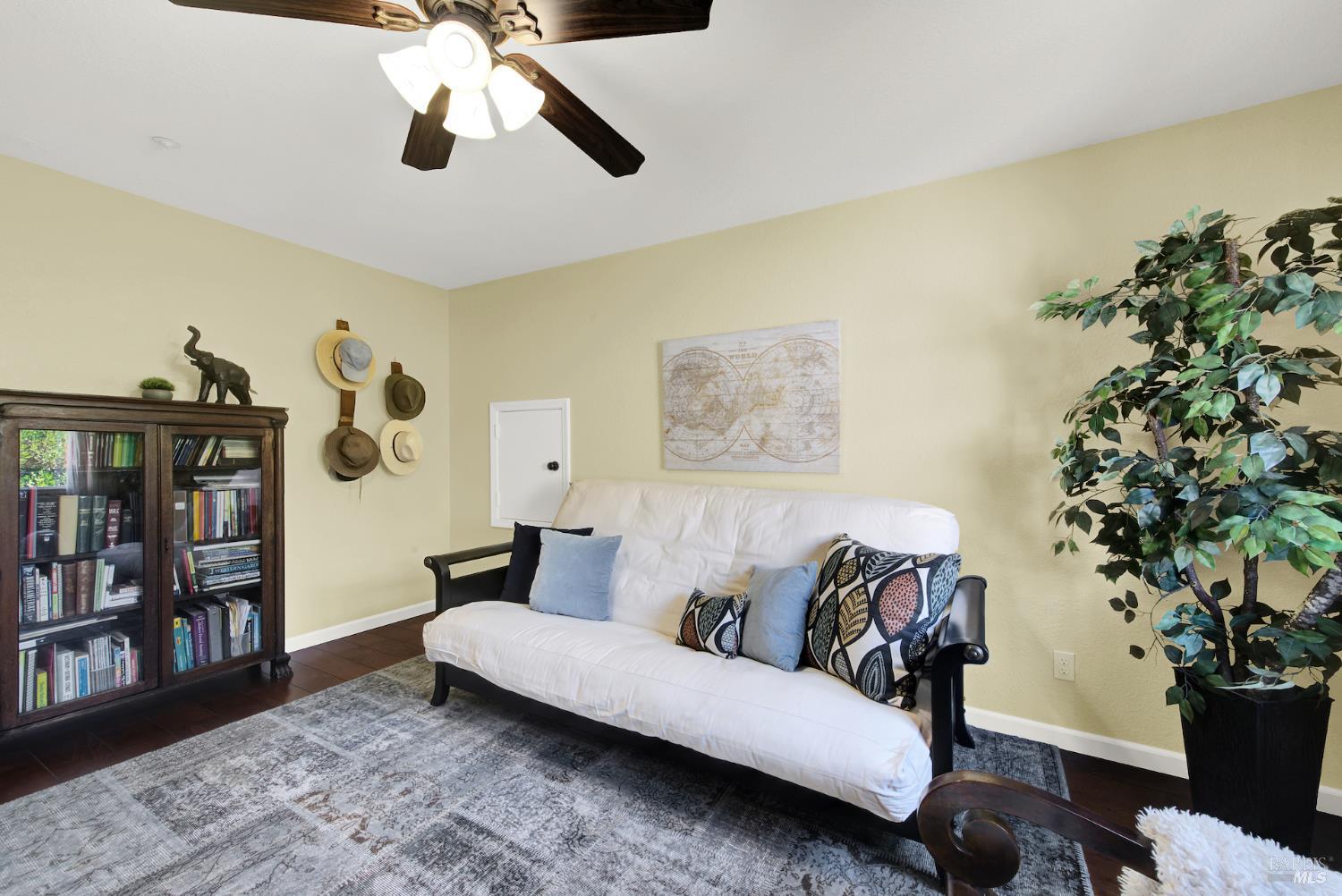 Detail Gallery Image 16 of 31 For 103 Trent Dr, Napa,  CA 94558 - 3 Beds | 2/1 Baths