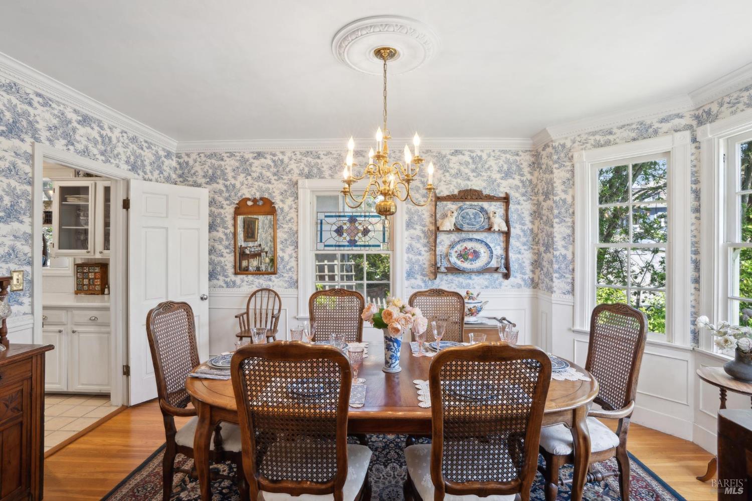 Detail Gallery Image 21 of 75 For 301 Howard St, Petaluma,  CA 94952 - 4 Beds | 3 Baths