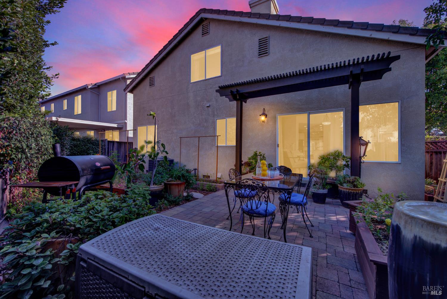Detail Gallery Image 28 of 31 For 103 Trent Dr, Napa,  CA 94558 - 3 Beds | 2/1 Baths