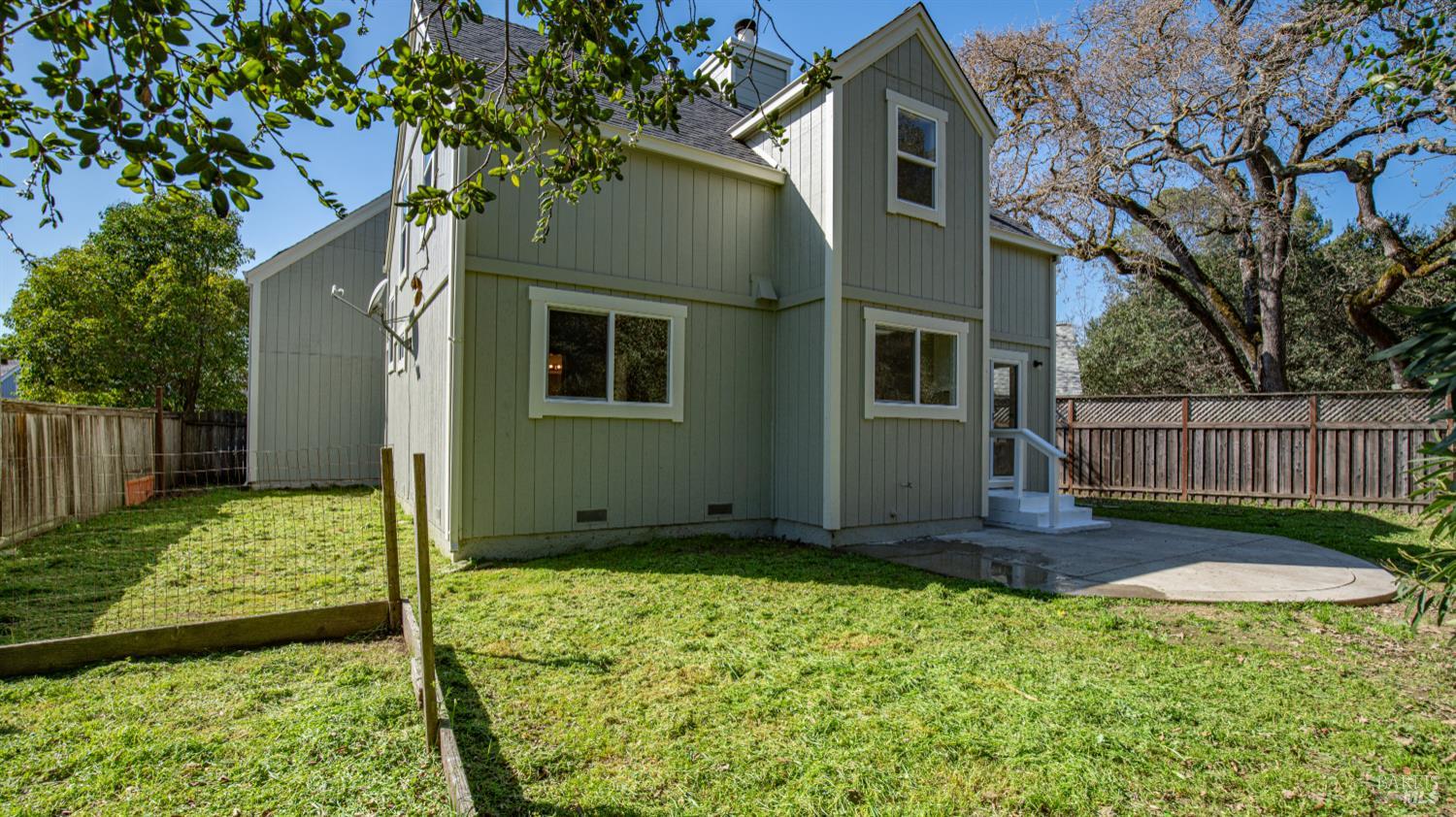 Detail Gallery Image 38 of 41 For 2247 Ironbark Dr, Santa Rosa,  CA 95403 - 3 Beds | 3 Baths