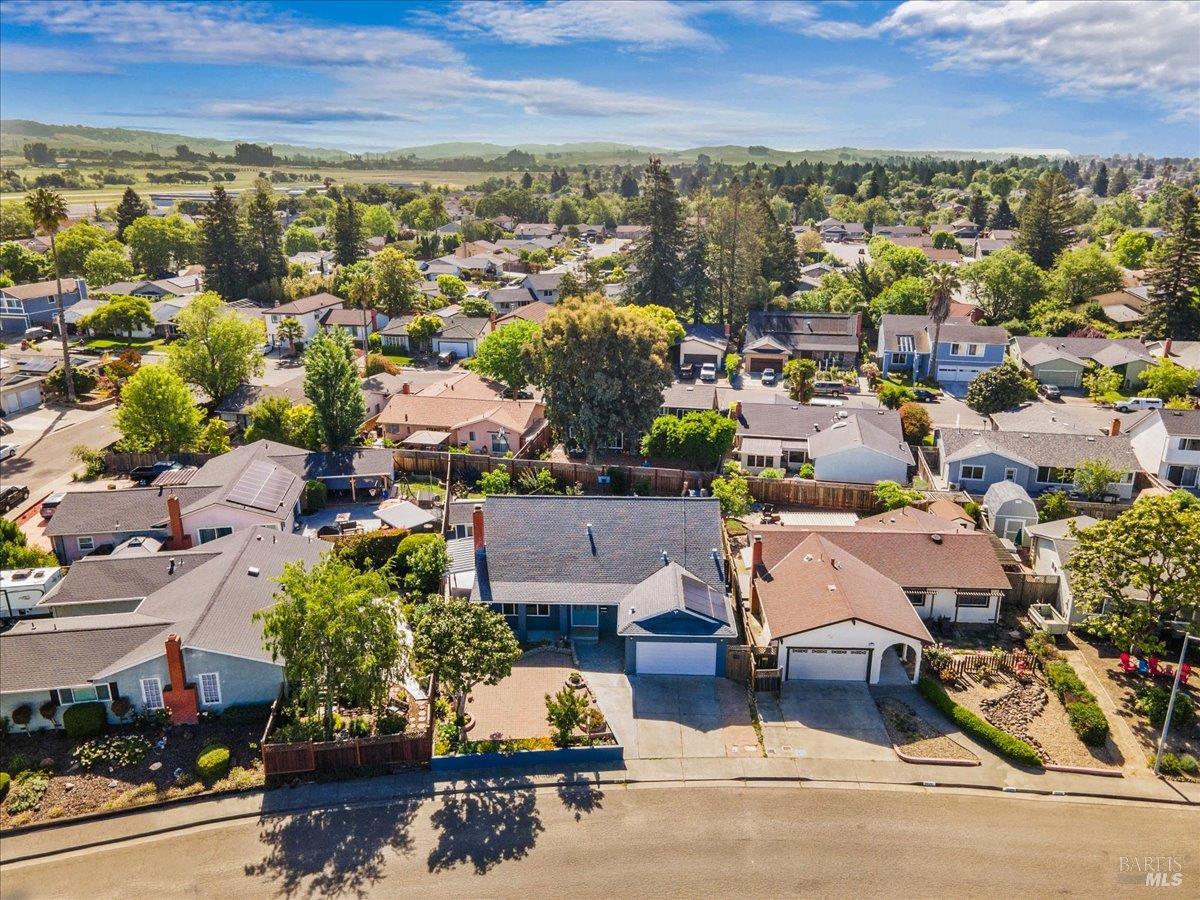Detail Gallery Image 53 of 61 For 2044 Willow Dr, Petaluma,  CA 94954 - 4 Beds | 3 Baths