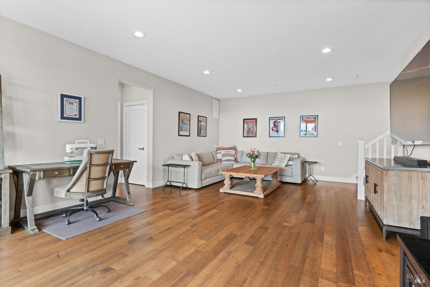 Detail Gallery Image 30 of 62 For 3393 Lake Park Ct, Santa Rosa,  CA 95403 - 5 Beds | 4/1 Baths