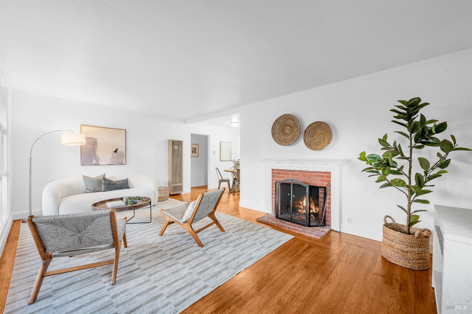 Detail Gallery Image 6 of 35 For 612 Madison St, Petaluma,  CA 94952 - 3 Beds | 2 Baths