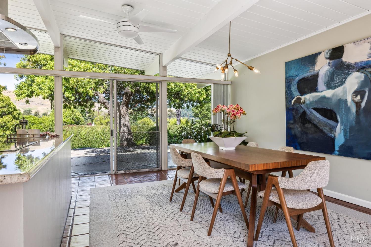 Detail Gallery Image 23 of 57 For 708 Birchwood Ct, San Rafael,  CA 94903 - 5 Beds | 3 Baths