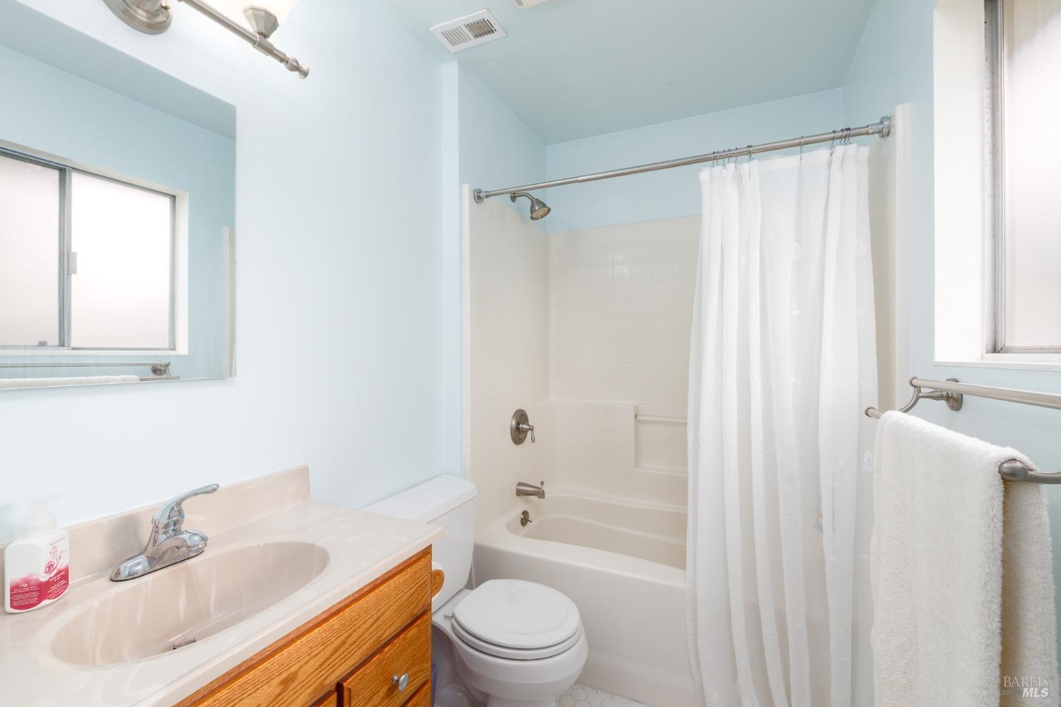 Detail Gallery Image 16 of 18 For 4986 Parkhurst Dr, Santa Rosa,  CA 95409 - 4 Beds | 2 Baths