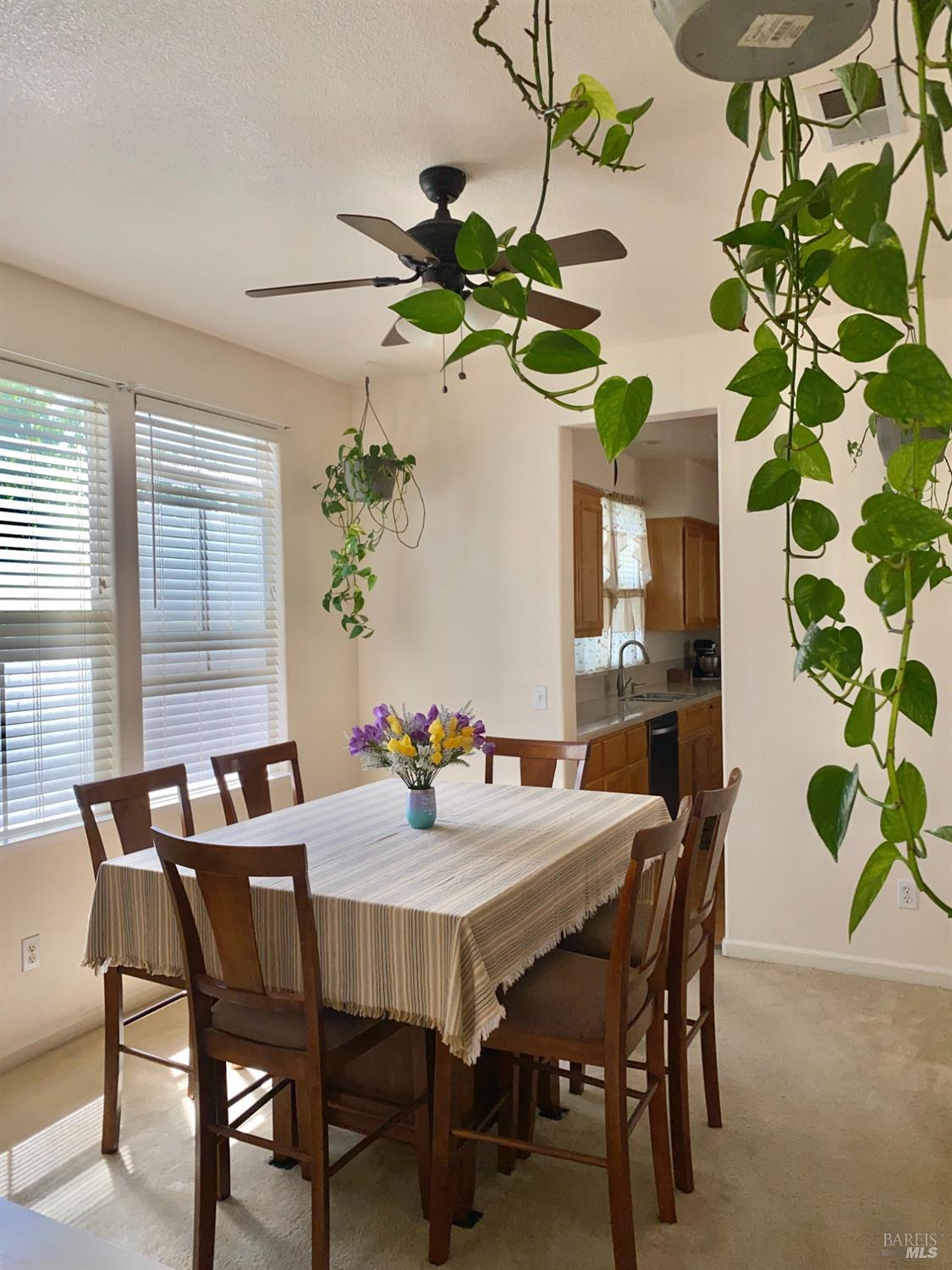 Detail Gallery Image 3 of 43 For 2695 Arbor Grove Ln, Santa Rosa,  CA 95407 - 4 Beds | 2/1 Baths