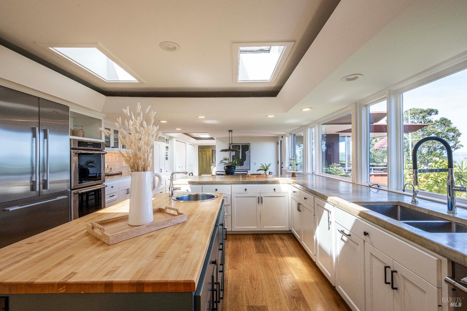Detail Gallery Image 39 of 83 For 125 Bayview Dr, San Rafael,  CA 94901 - 2 Beds | 3/1 Baths
