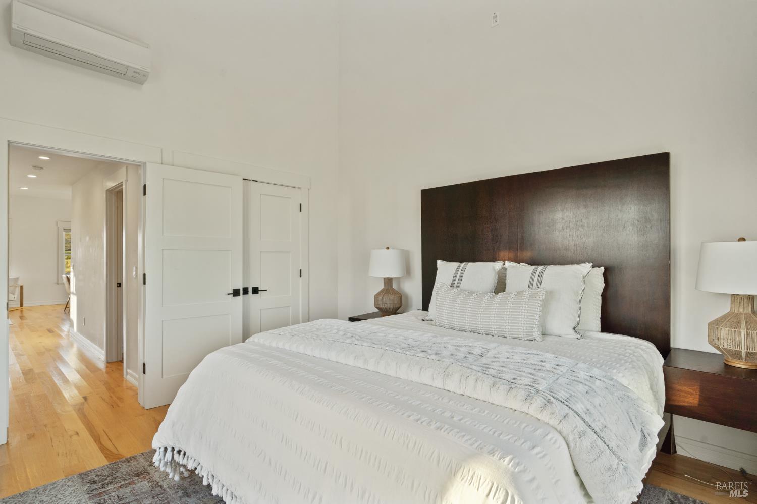 Detail Gallery Image 15 of 79 For 5082 Lakeville Hwy, Petaluma,  CA 94954 - 5 Beds | 4 Baths