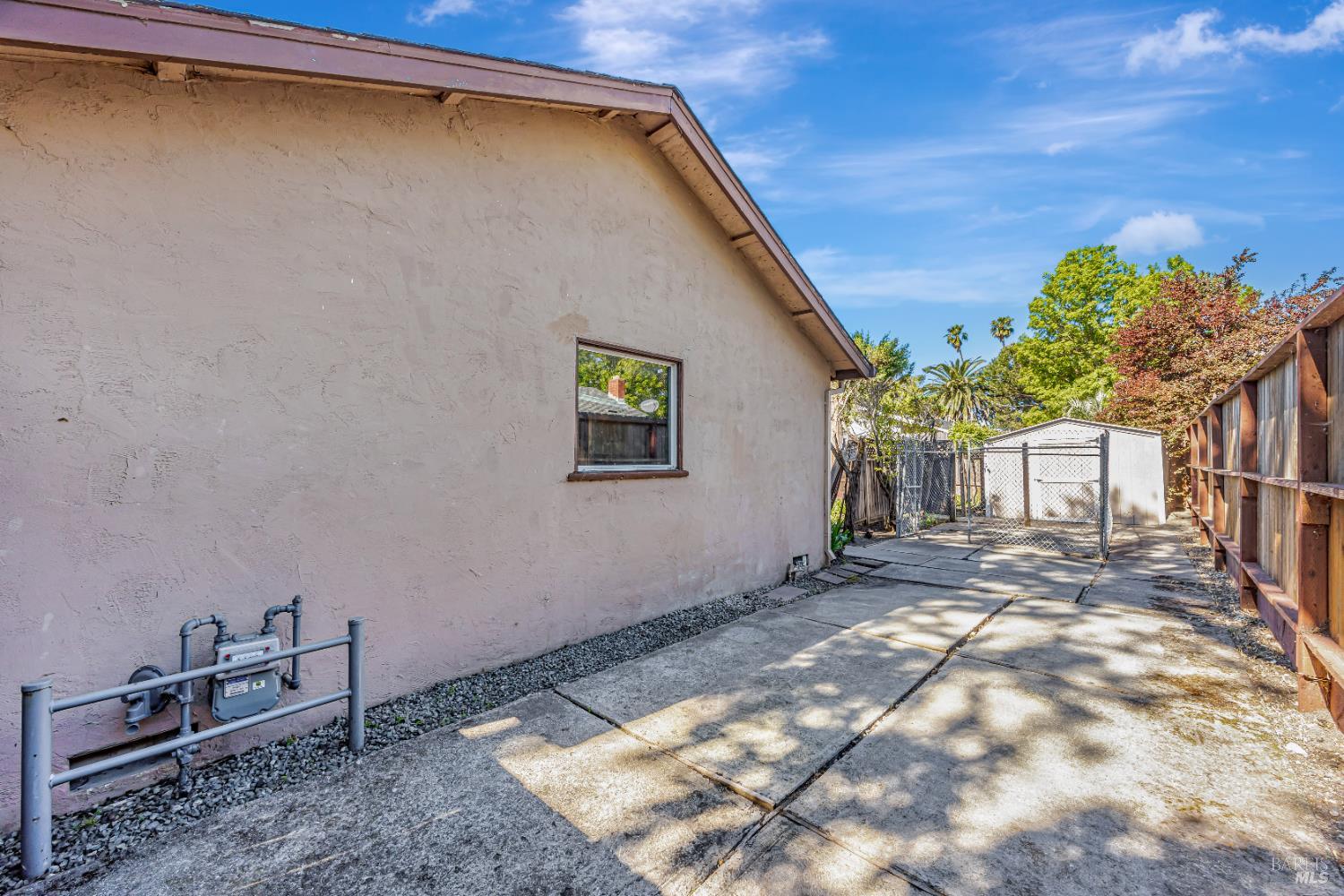 Detail Gallery Image 43 of 44 For 2711 Iroquois St, Santa Rosa,  CA 95403 - 3 Beds | 2 Baths