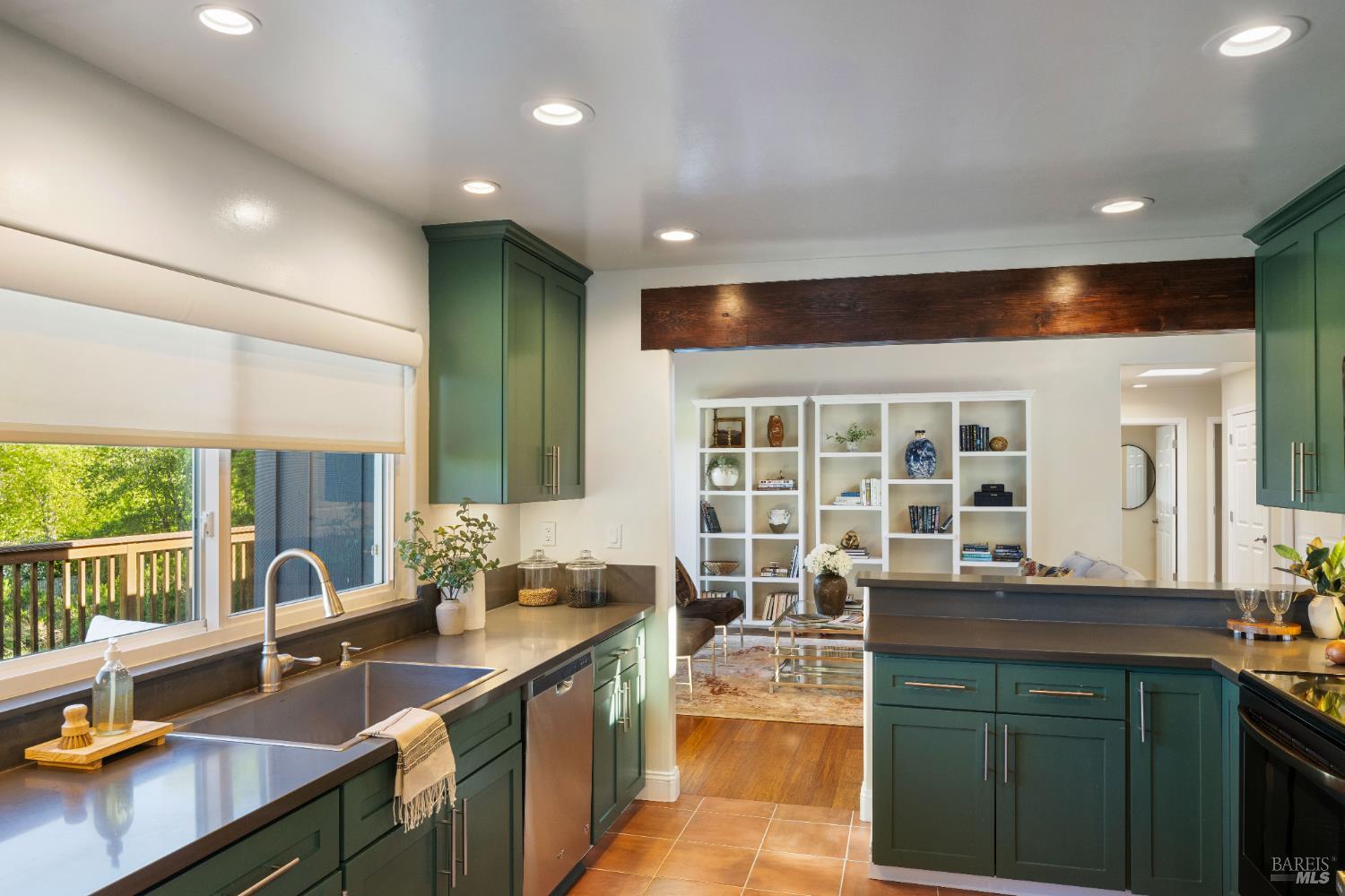Detail Gallery Image 20 of 50 For 4878 Grove St, Sonoma,  CA 95476 - 4 Beds | 2/2 Baths