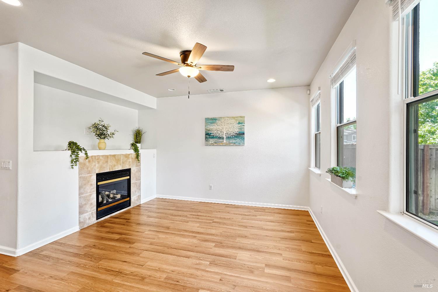 Detail Gallery Image 11 of 58 For 505 Vintage Springs Ct, Fairfield,  CA 94534 - 3 Beds | 2/1 Baths
