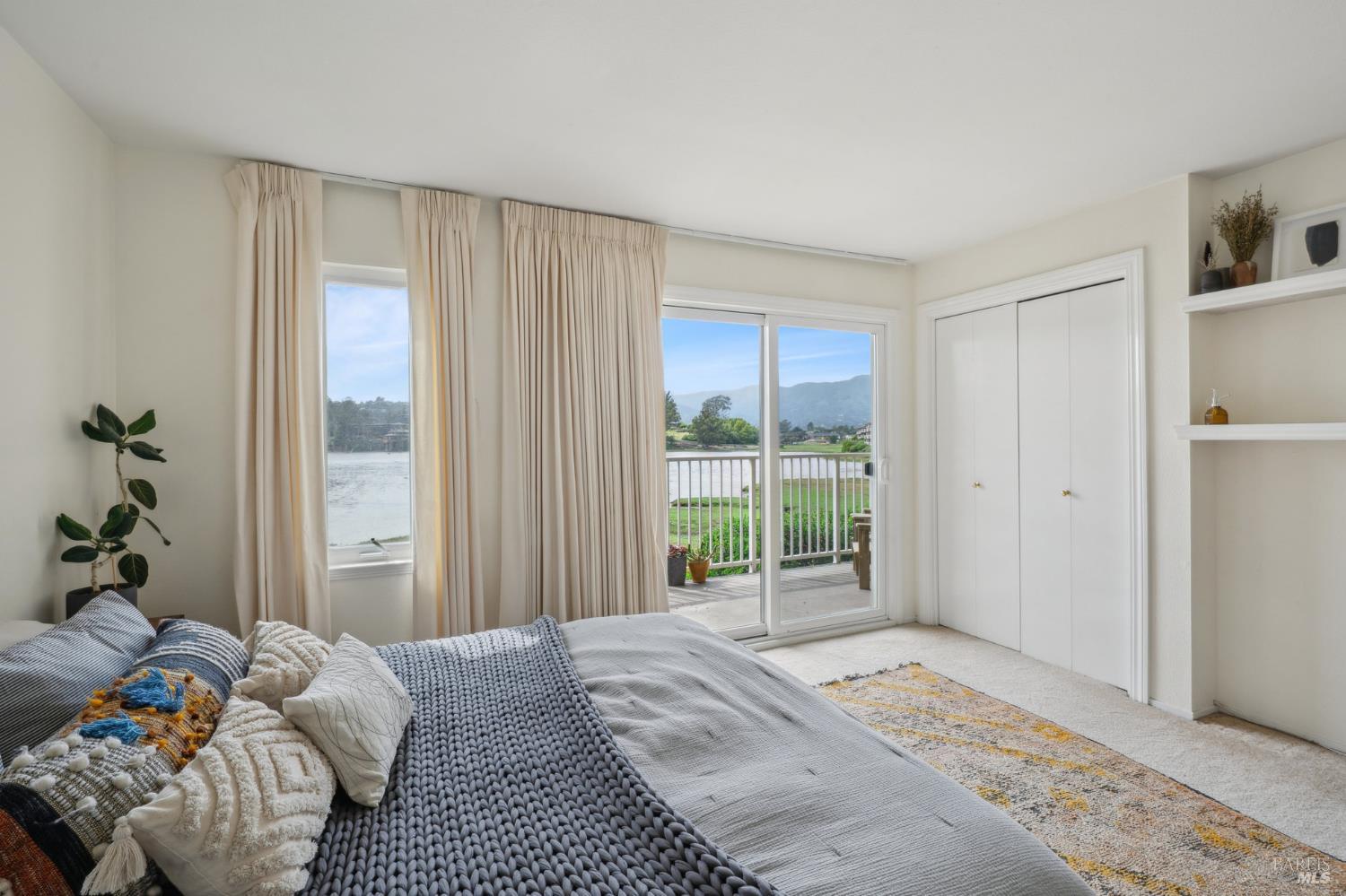 Detail Gallery Image 8 of 12 For 160 Seminary Dr 1e,  Mill Valley,  CA 94941 - 3 Beds | 2 Baths