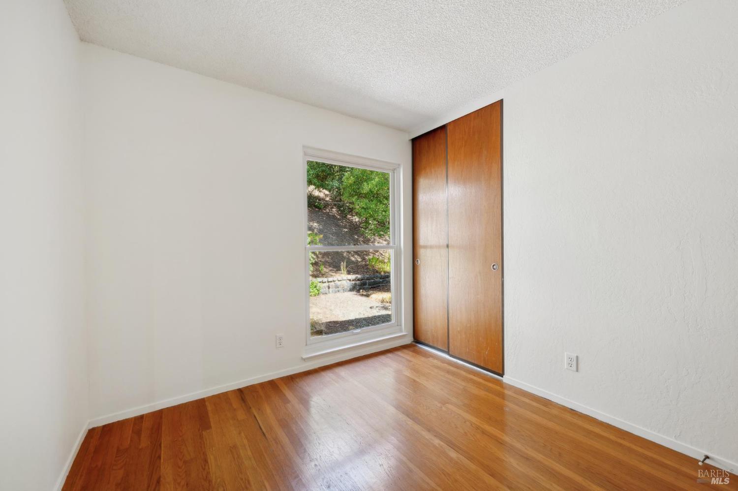 Detail Gallery Image 23 of 31 For 83 Twelveoak Hill Dr, San Rafael,  CA 94903 - 3 Beds | 2 Baths