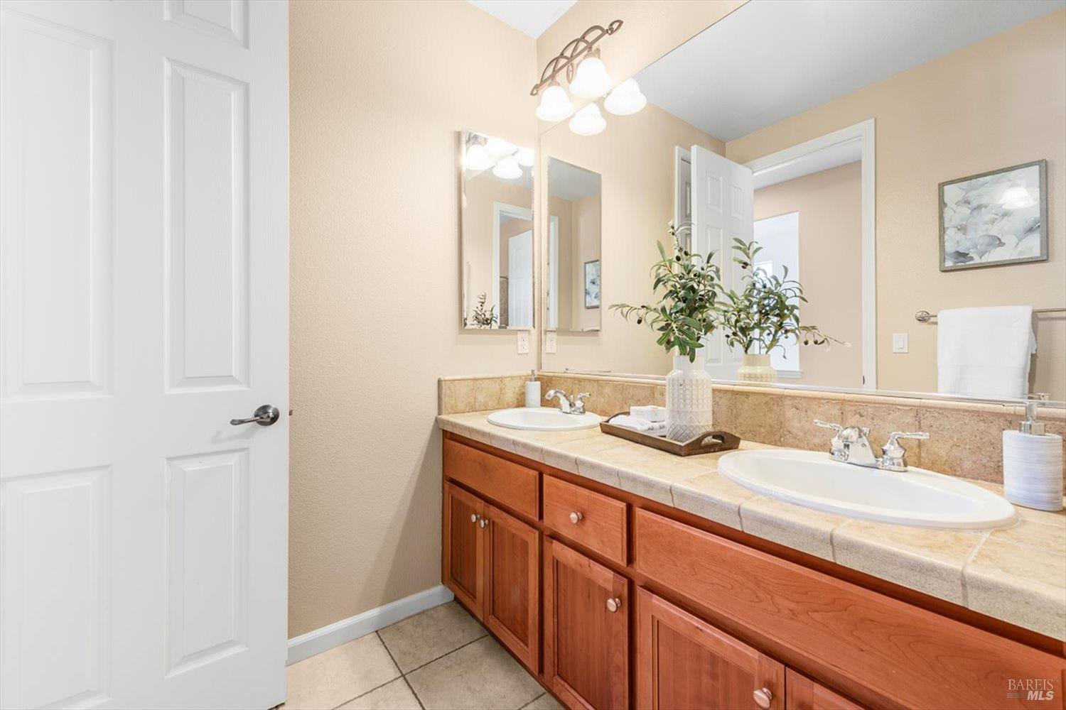 Detail Gallery Image 71 of 99 For 201 Red Pheasant Dr, Vacaville,  CA 95687 - 5 Beds | 3/1 Baths