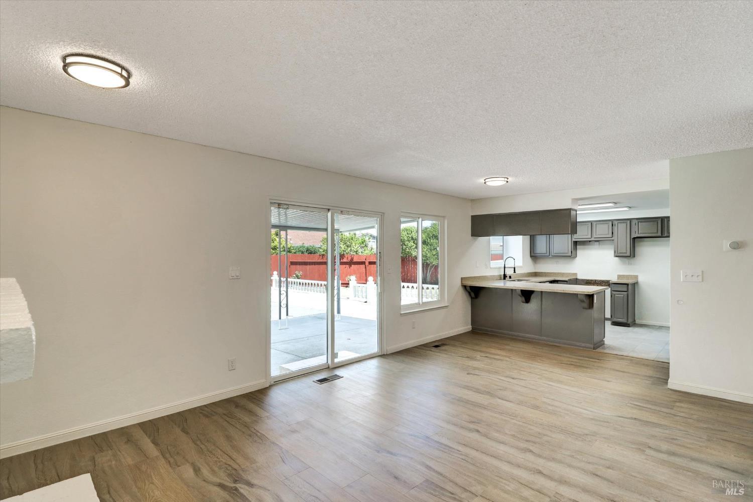 Detail Gallery Image 25 of 29 For 181 Belvedere Ct, Vallejo,  CA 94589 - 4 Beds | 3 Baths