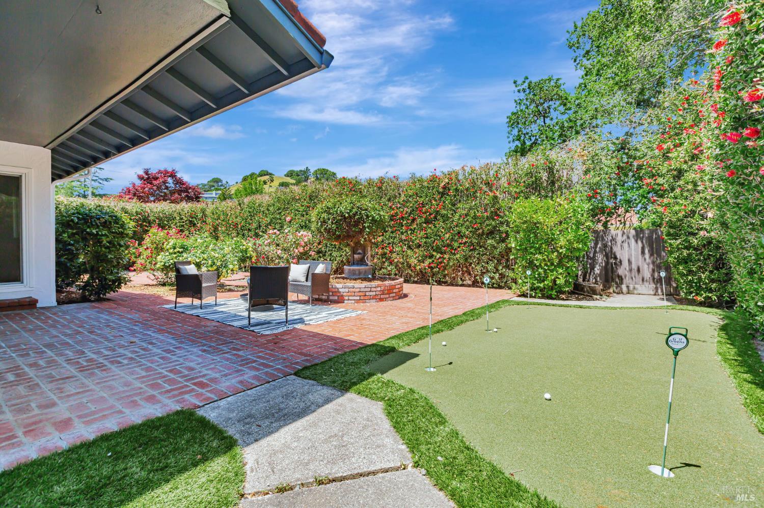 Detail Gallery Image 25 of 29 For 712 Sutro Ave, Novato,  CA 94947 - 3 Beds | 2 Baths