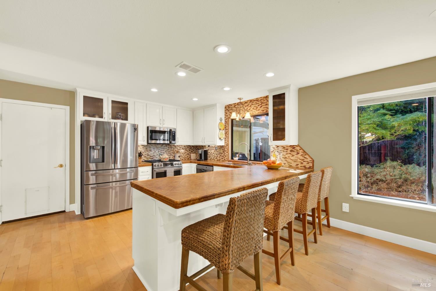 Detail Gallery Image 14 of 46 For 355 Holly Ct, Dixon,  CA 95620 - 3 Beds | 2/1 Baths