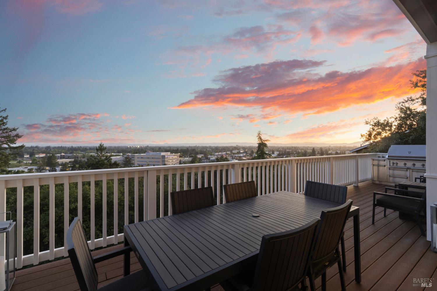 Detail Gallery Image 2 of 62 For 3393 Lake Park Ct, Santa Rosa,  CA 95403 - 5 Beds | 4/1 Baths