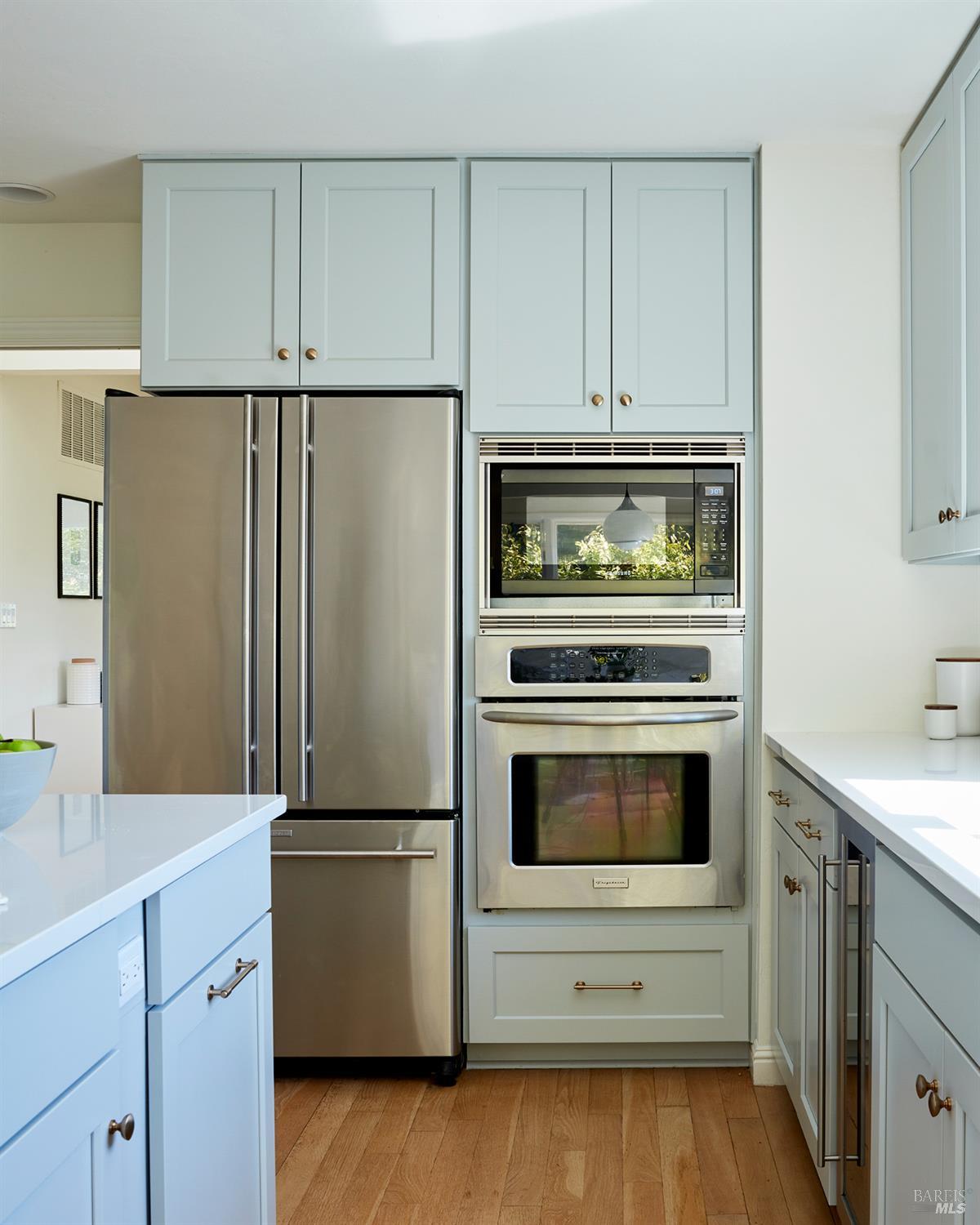 Detail Gallery Image 15 of 42 For 64 Edgewood Ave, Mill Valley,  CA 94941 - 3 Beds | 2 Baths