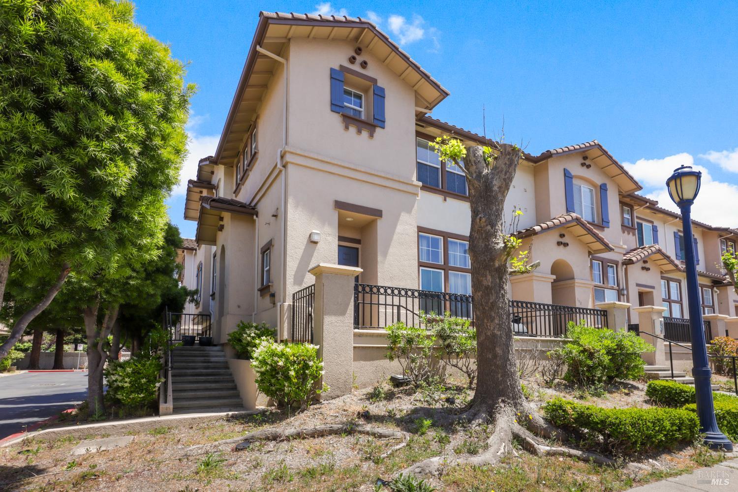 Detail Gallery Image 1 of 34 For 180 San Fernando St, San Pablo,  CA 94806 - 3 Beds | 2/1 Baths