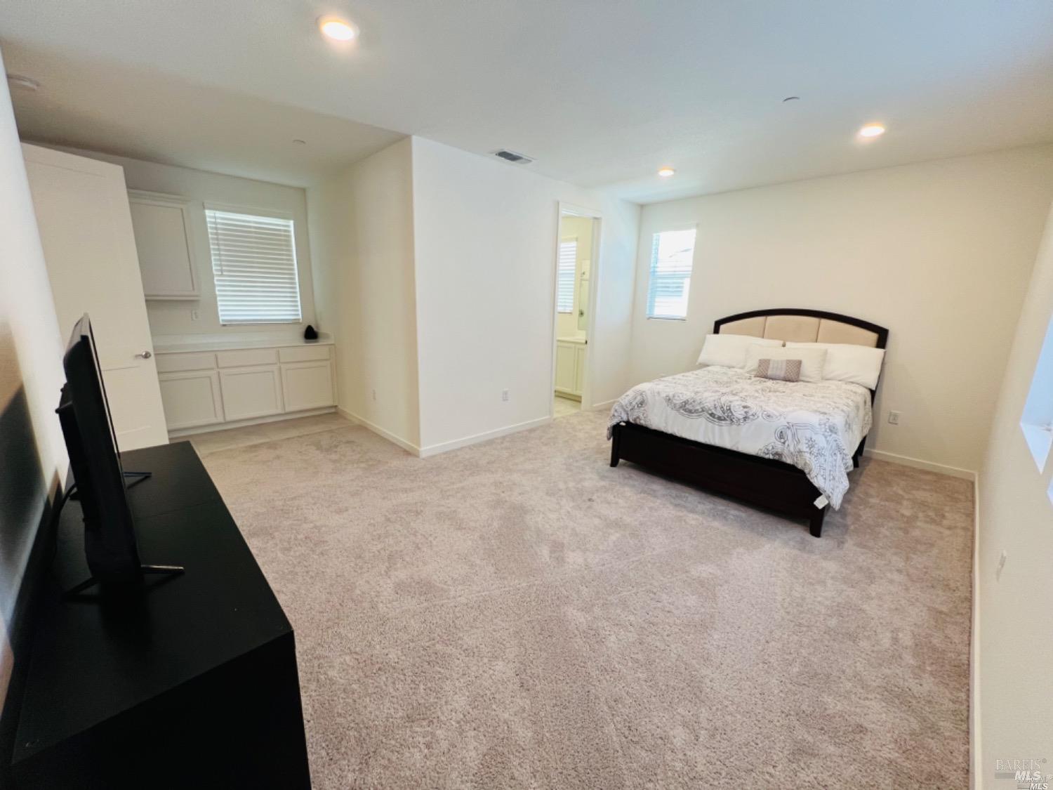 Detail Gallery Image 3 of 17 For 2451 Lake Club Dr, Fairfield,  CA 94533 - 4 Beds | 3/1 Baths