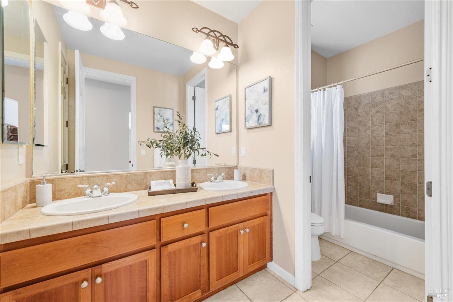 Detail Gallery Image 69 of 99 For 201 Red Pheasant Dr, Vacaville,  CA 95687 - 5 Beds | 3/1 Baths