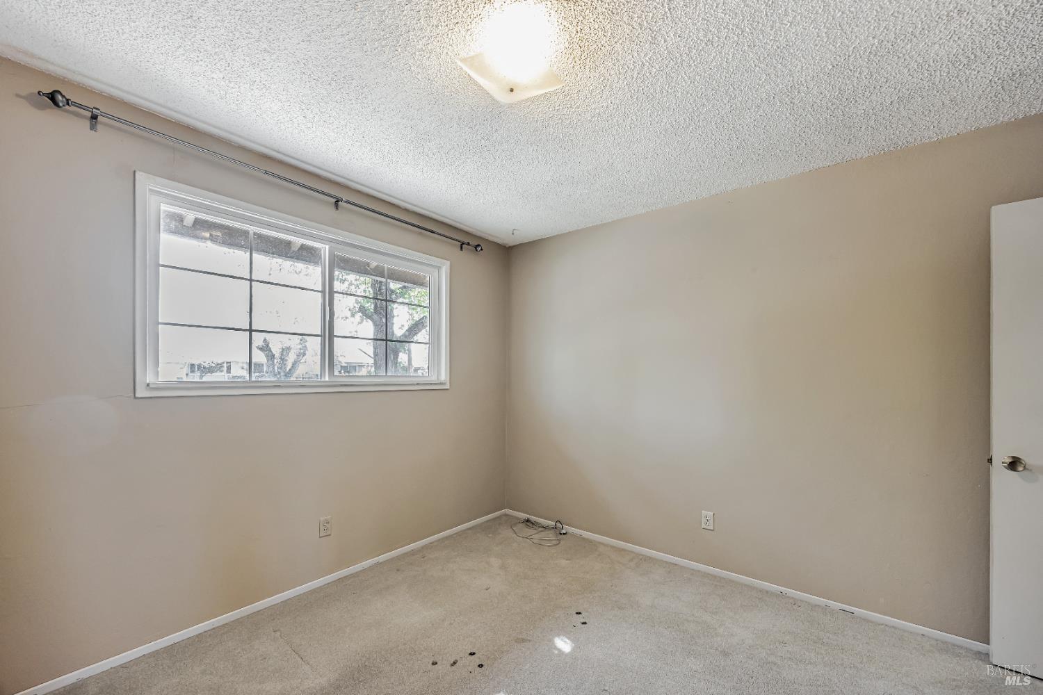 Detail Gallery Image 17 of 44 For 2711 Iroquois St, Santa Rosa,  CA 95403 - 3 Beds | 2 Baths