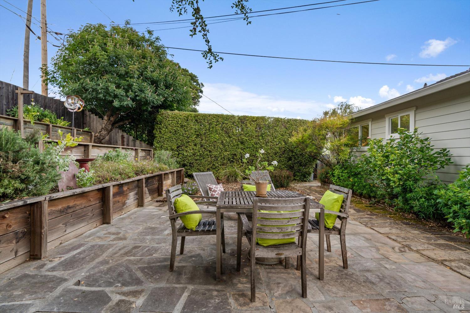 Detail Gallery Image 32 of 56 For 2700 Center Rd, Novato,  CA 94947 - 4 Beds | 3 Baths