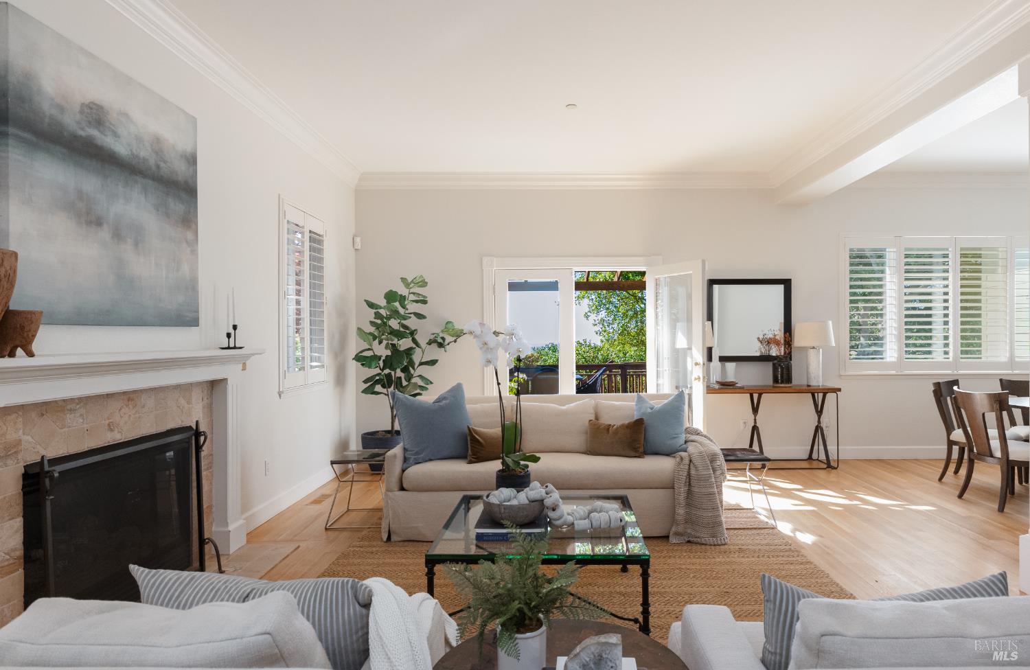 Detail Gallery Image 11 of 37 For 15 Upland Ln, Novato,  CA 94945 - 4 Beds | 3/1 Baths