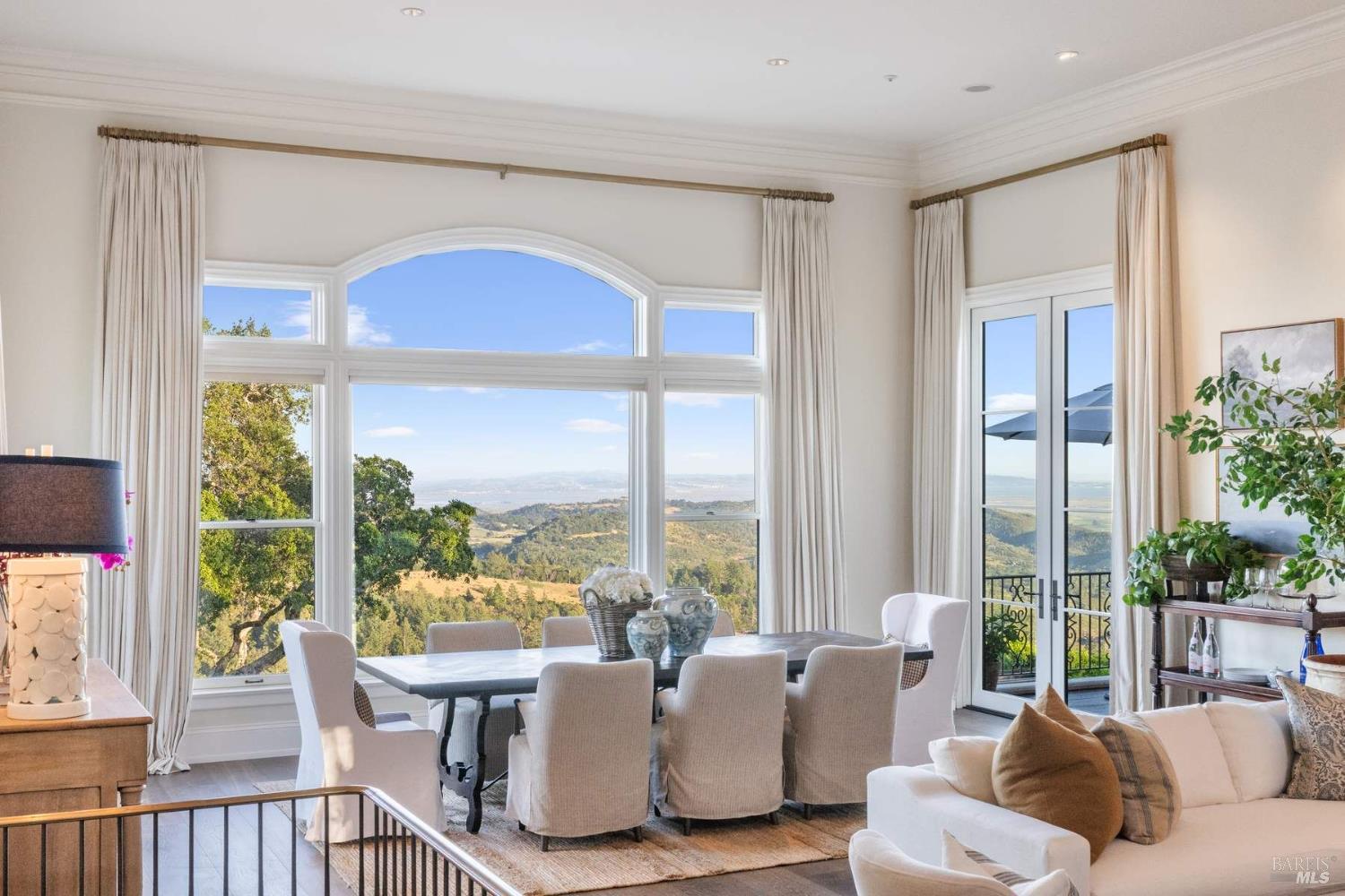Detail Gallery Image 5 of 33 For 17256 7th St, Sonoma,  CA 95476 - 4 Beds | 3/2 Baths