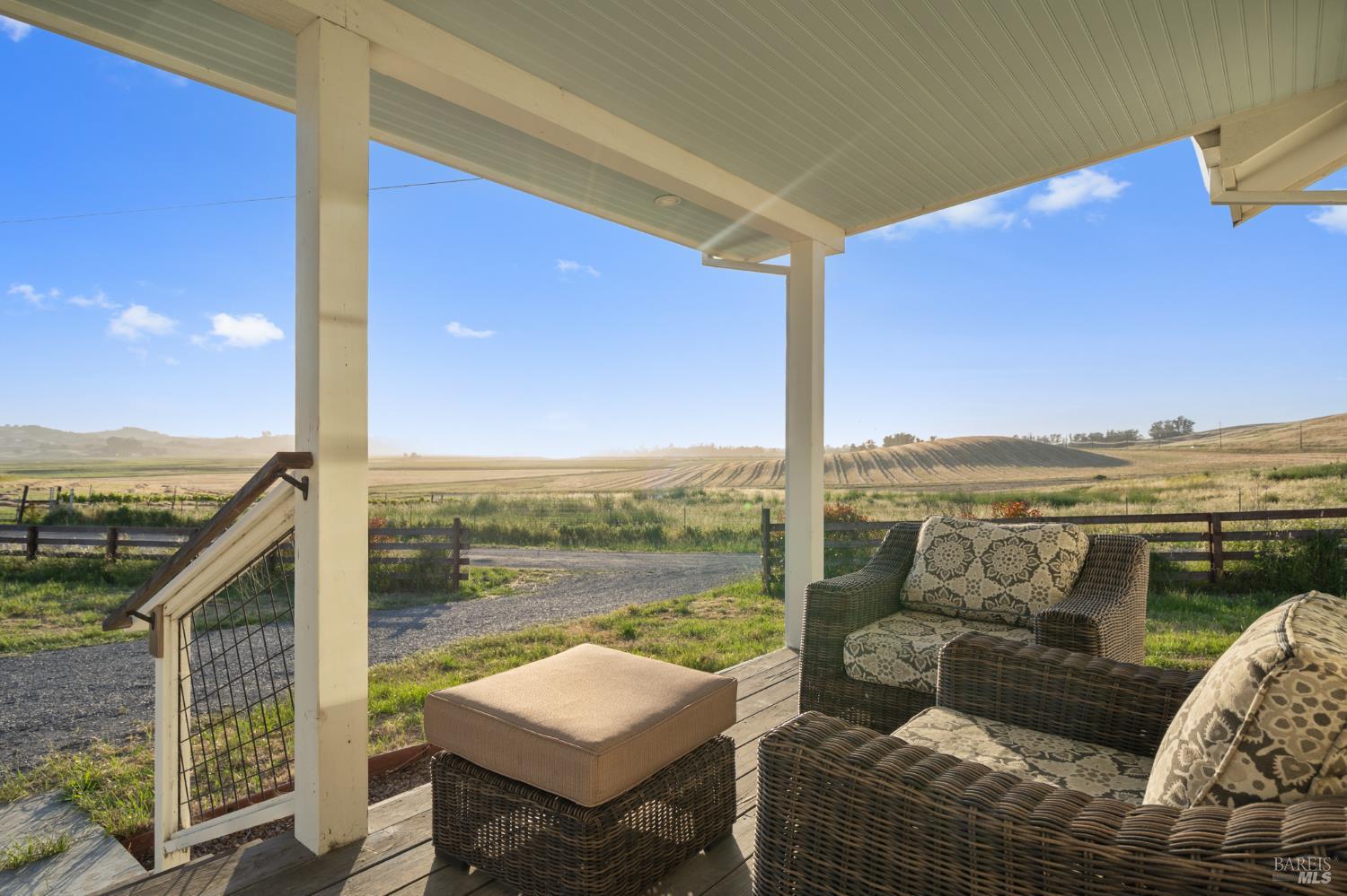 Detail Gallery Image 22 of 79 For 5082 Lakeville Hwy, Petaluma,  CA 94954 - 5 Beds | 4 Baths