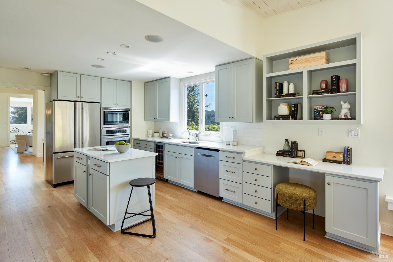 Detail Gallery Image 13 of 42 For 64 Edgewood Ave, Mill Valley,  CA 94941 - 3 Beds | 2 Baths