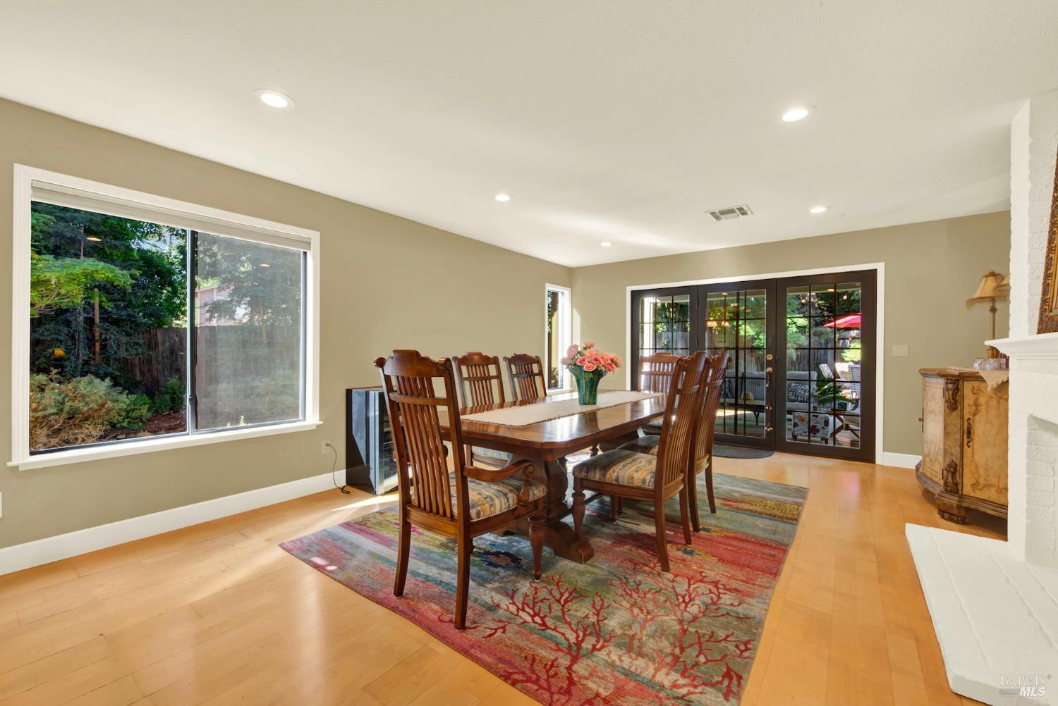 Detail Gallery Image 12 of 46 For 355 Holly Ct, Dixon,  CA 95620 - 3 Beds | 2/1 Baths