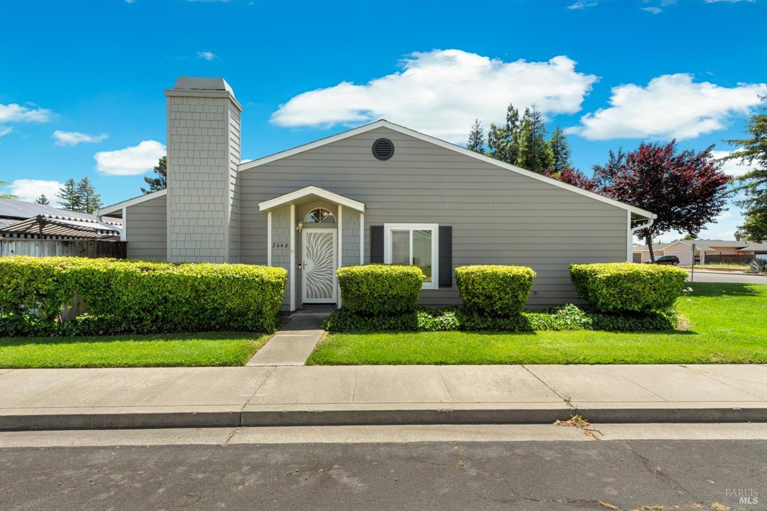 Detail Gallery Image 1 of 35 For 2648 Nut Tree Rd, Vacaville,  CA 95687 - 3 Beds | 2 Baths
