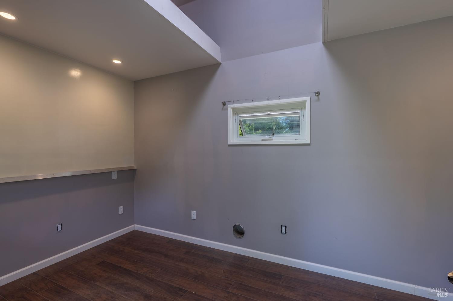 Detail Gallery Image 34 of 43 For 3120 Hermosa Dr, Napa,  CA 94558 - 4 Beds | 2 Baths
