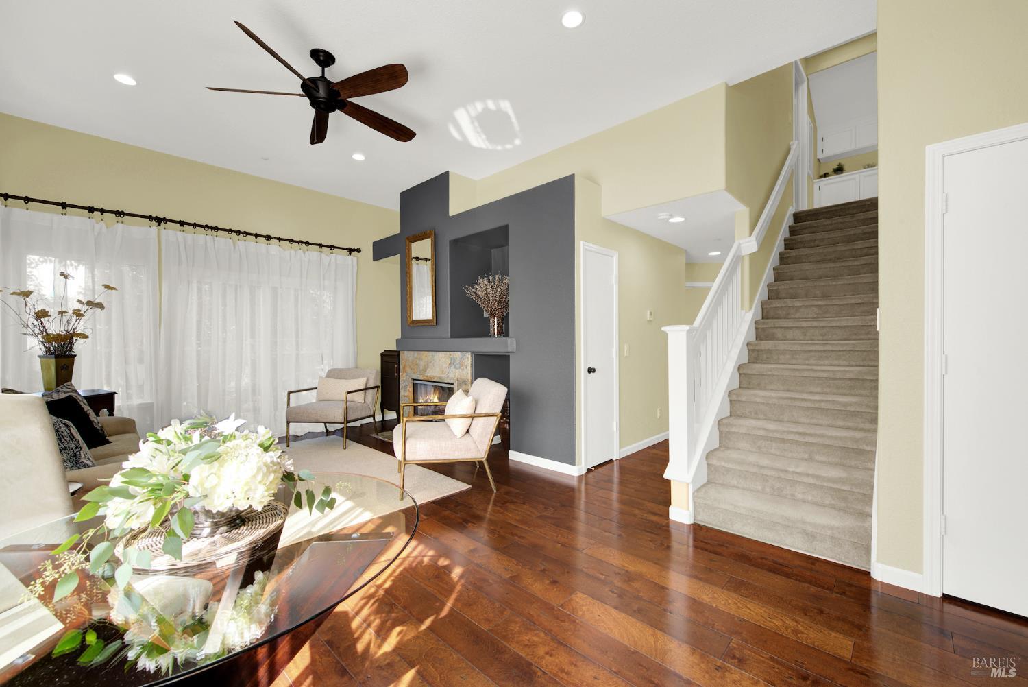 Detail Gallery Image 7 of 31 For 103 Trent Dr, Napa,  CA 94558 - 3 Beds | 2/1 Baths