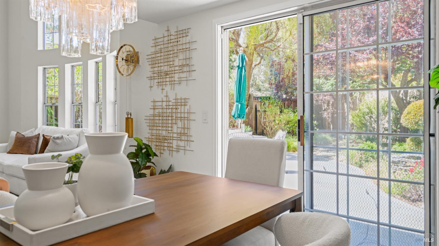 Detail Gallery Image 13 of 57 For 1205 Cuernavaca Circulo Unkn, Mountain View,  CA 94040 - 3 Beds | 3 Baths