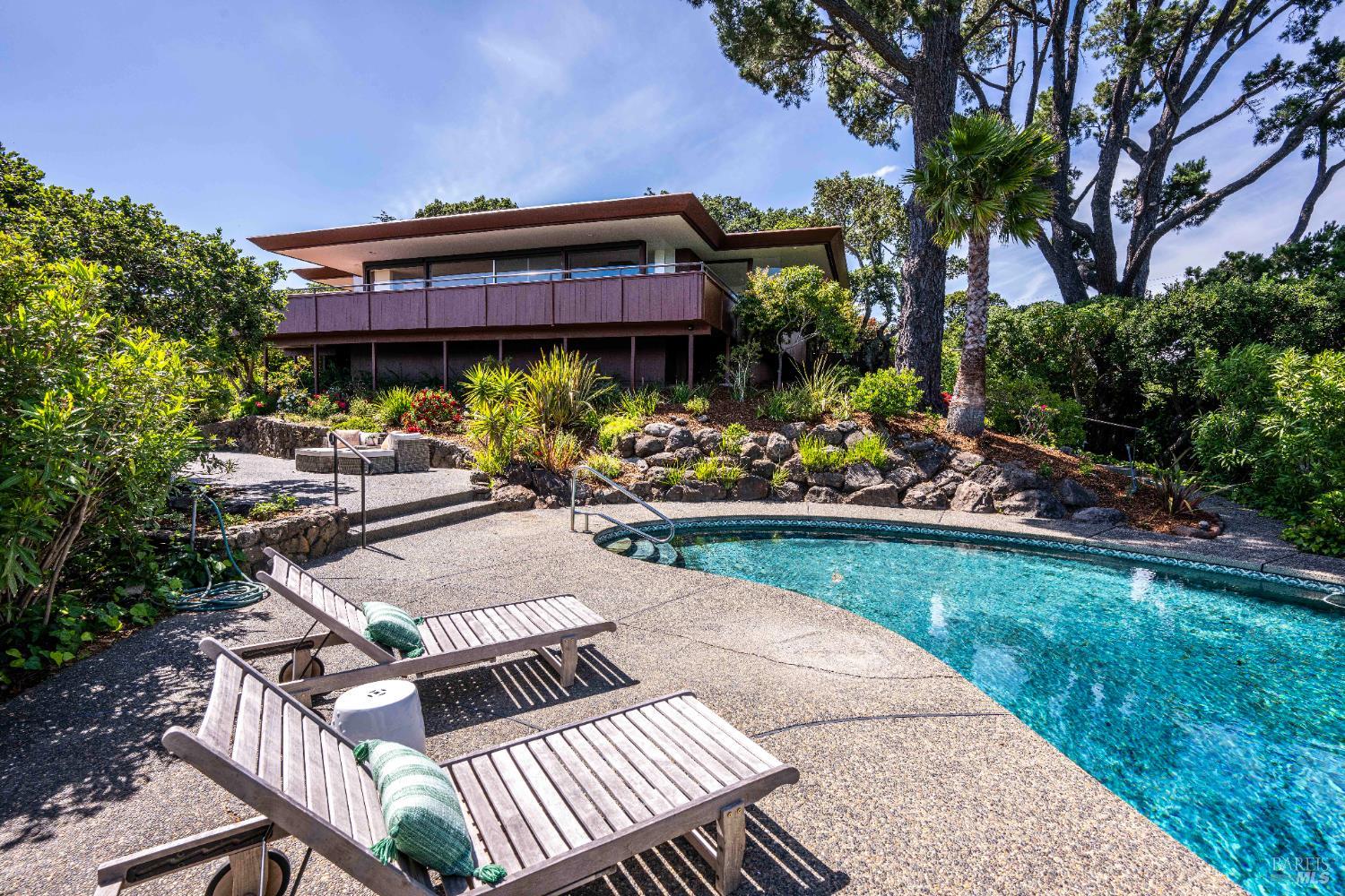 Detail Gallery Image 3 of 83 For 125 Bayview Dr, San Rafael,  CA 94901 - 2 Beds | 3/1 Baths