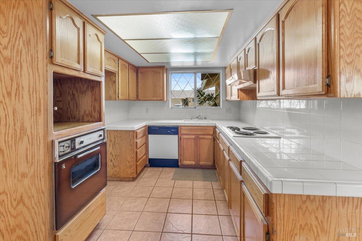 Detail Gallery Image 7 of 24 For 241 Camellia St, Fairfield,  CA 94533 - 3 Beds | 2 Baths