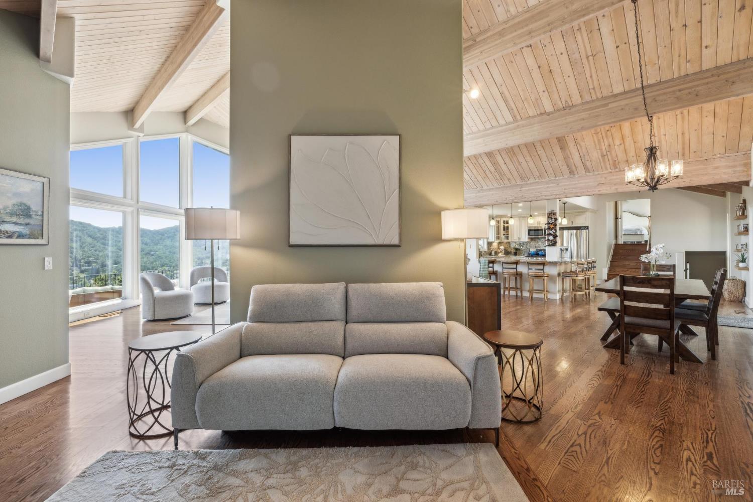 Detail Gallery Image 21 of 56 For 104 Eagle Dr, Novato,  CA 94949 - 4 Beds | 3 Baths