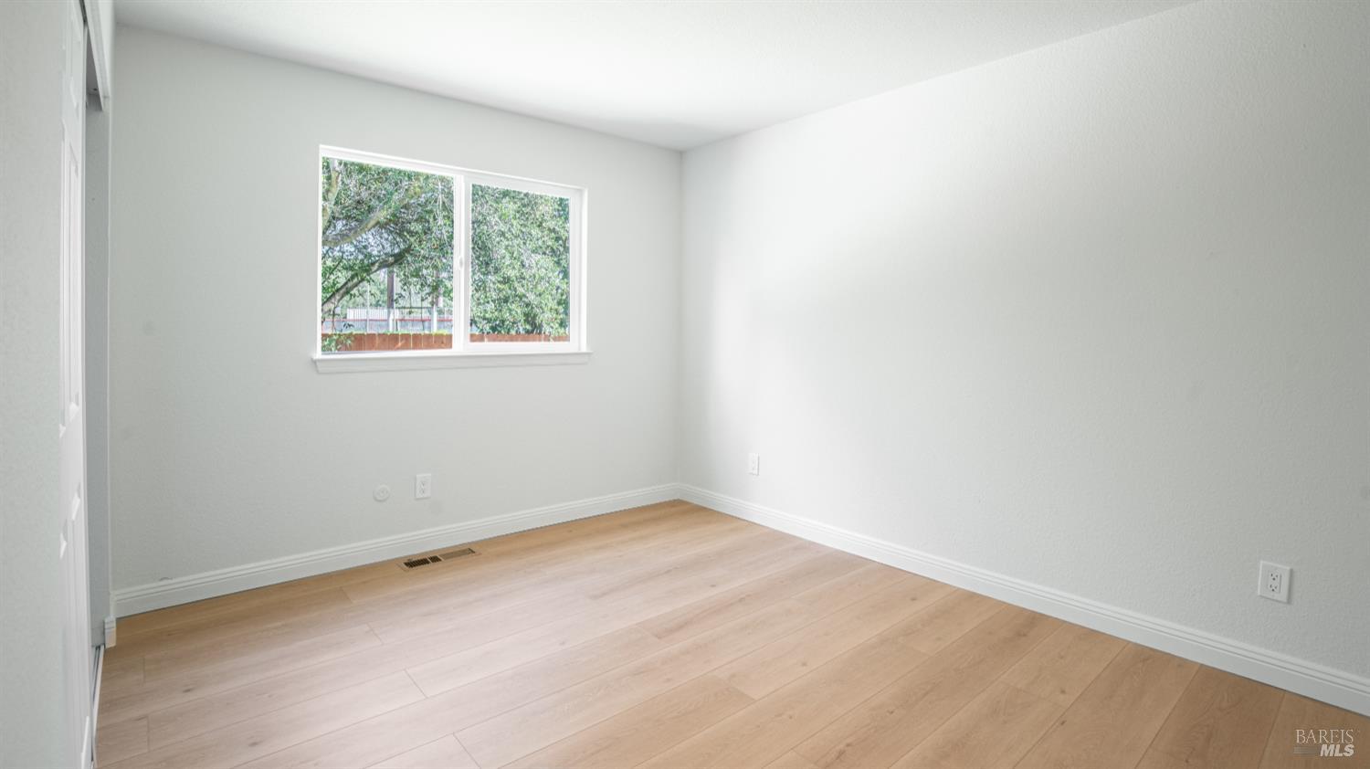 Detail Gallery Image 16 of 41 For 2247 Ironbark Dr, Santa Rosa,  CA 95403 - 3 Beds | 3 Baths
