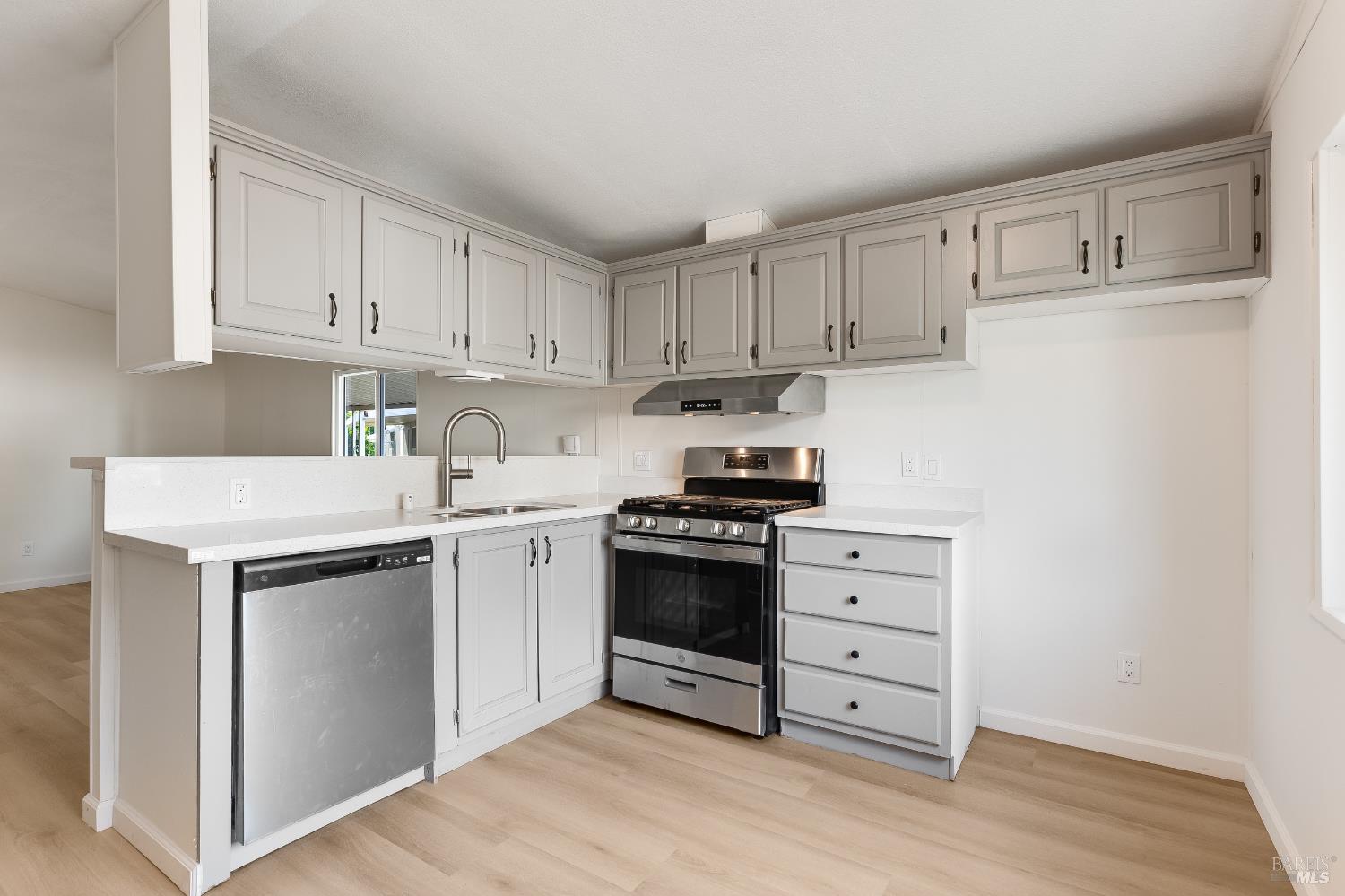 Detail Gallery Image 3 of 46 For 56 the Trees Dr, Concord,  CA 94518 - 2 Beds | 2 Baths