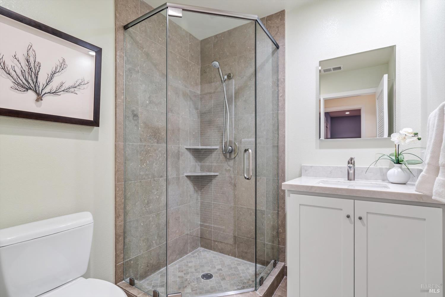 Detail Gallery Image 16 of 56 For 2700 Center Rd, Novato,  CA 94947 - 4 Beds | 3 Baths