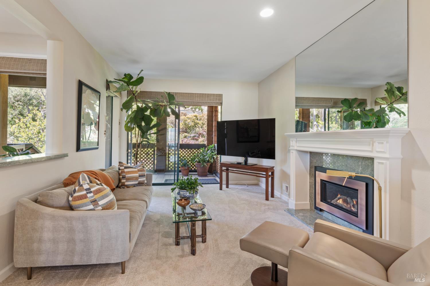 Detail Gallery Image 10 of 46 For 1910 Mar West St, Tiburon,  CA 94920 - 3 Beds | 2/1 Baths
