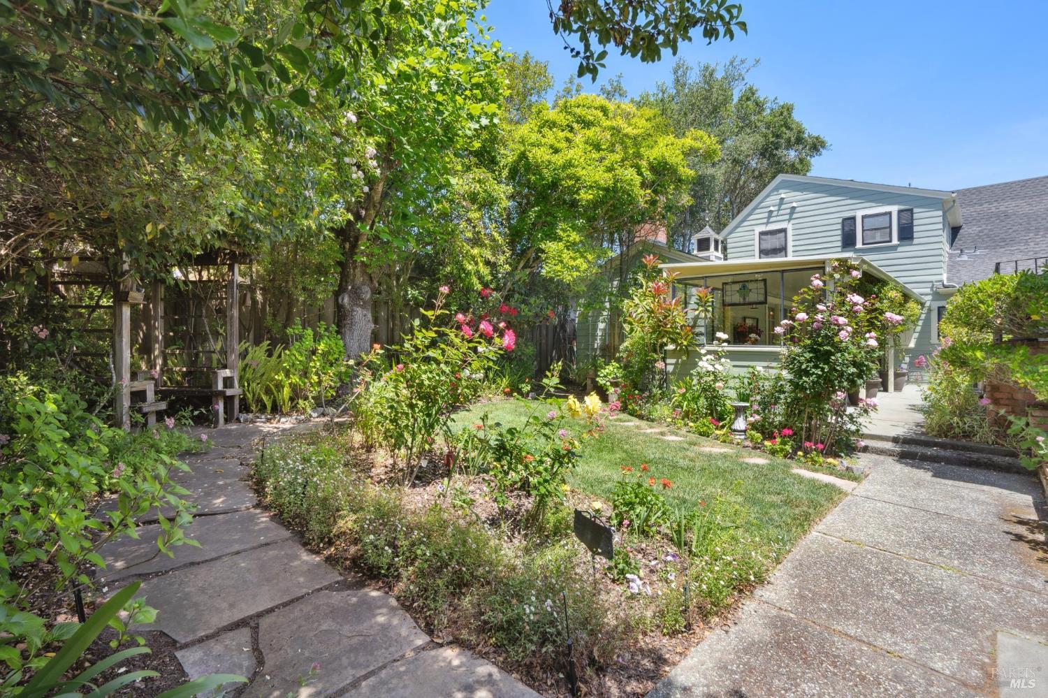 Detail Gallery Image 39 of 75 For 301 Howard St, Petaluma,  CA 94952 - 4 Beds | 3 Baths