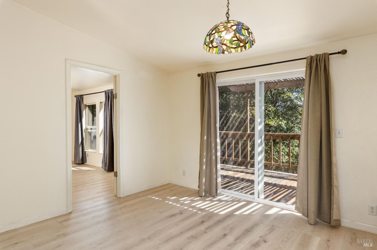 Detail Gallery Image 11 of 56 For 1409 W State Highway 20 Hwy, Upper Lake,  CA 95485 - 3 Beds | 2 Baths