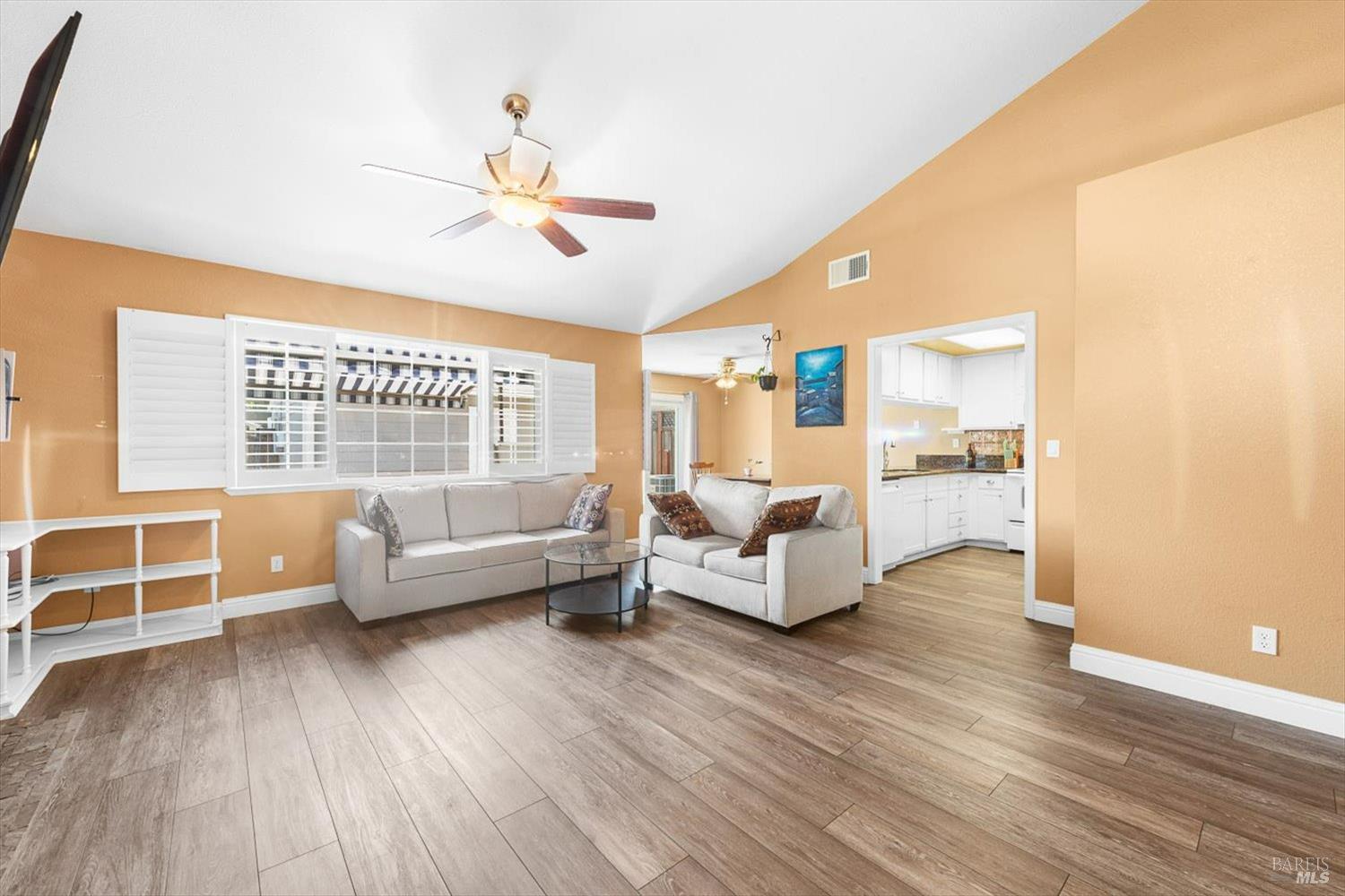 Detail Gallery Image 2 of 35 For 2648 Nut Tree Rd, Vacaville,  CA 95687 - 3 Beds | 2 Baths