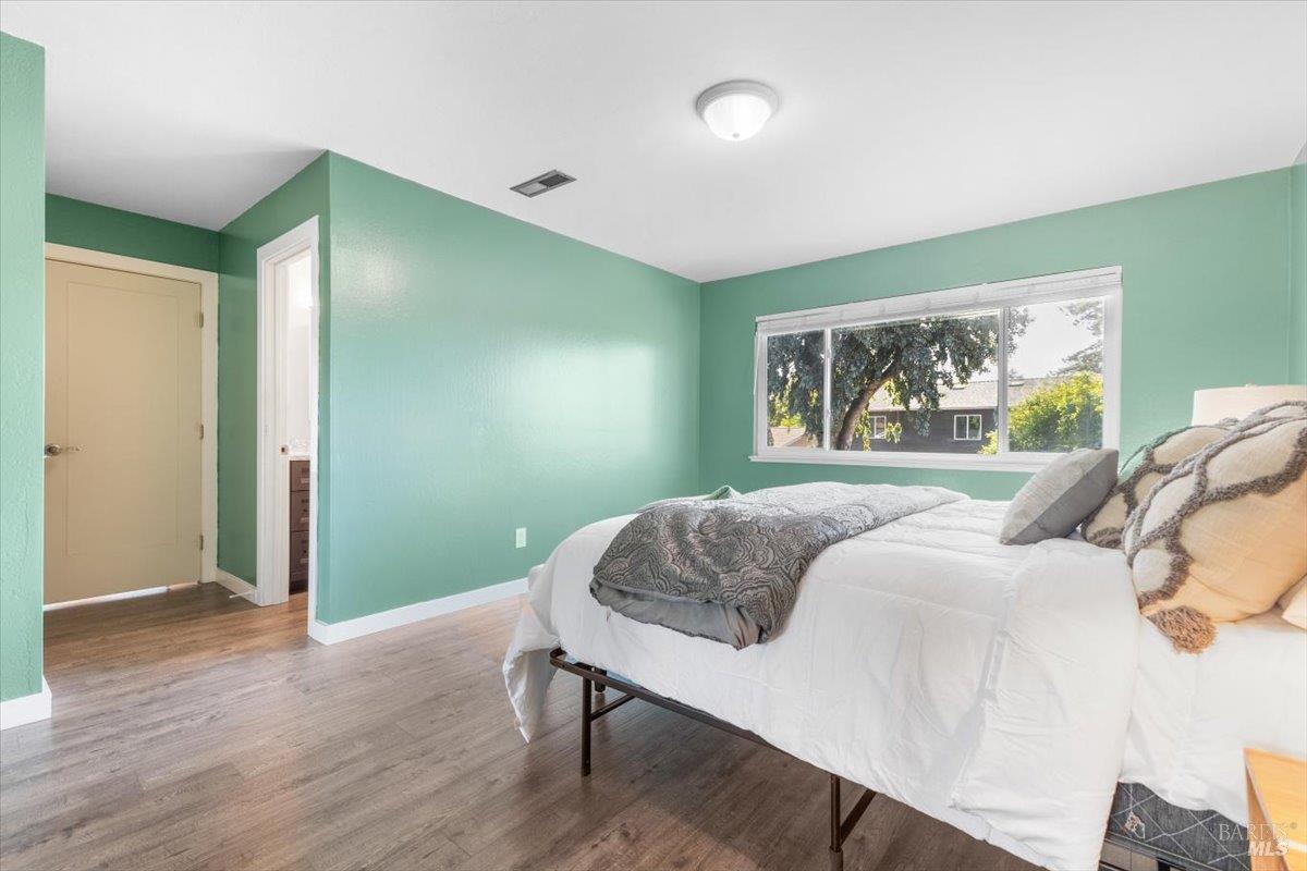 Detail Gallery Image 24 of 61 For 2044 Willow Dr, Petaluma,  CA 94954 - 4 Beds | 3 Baths