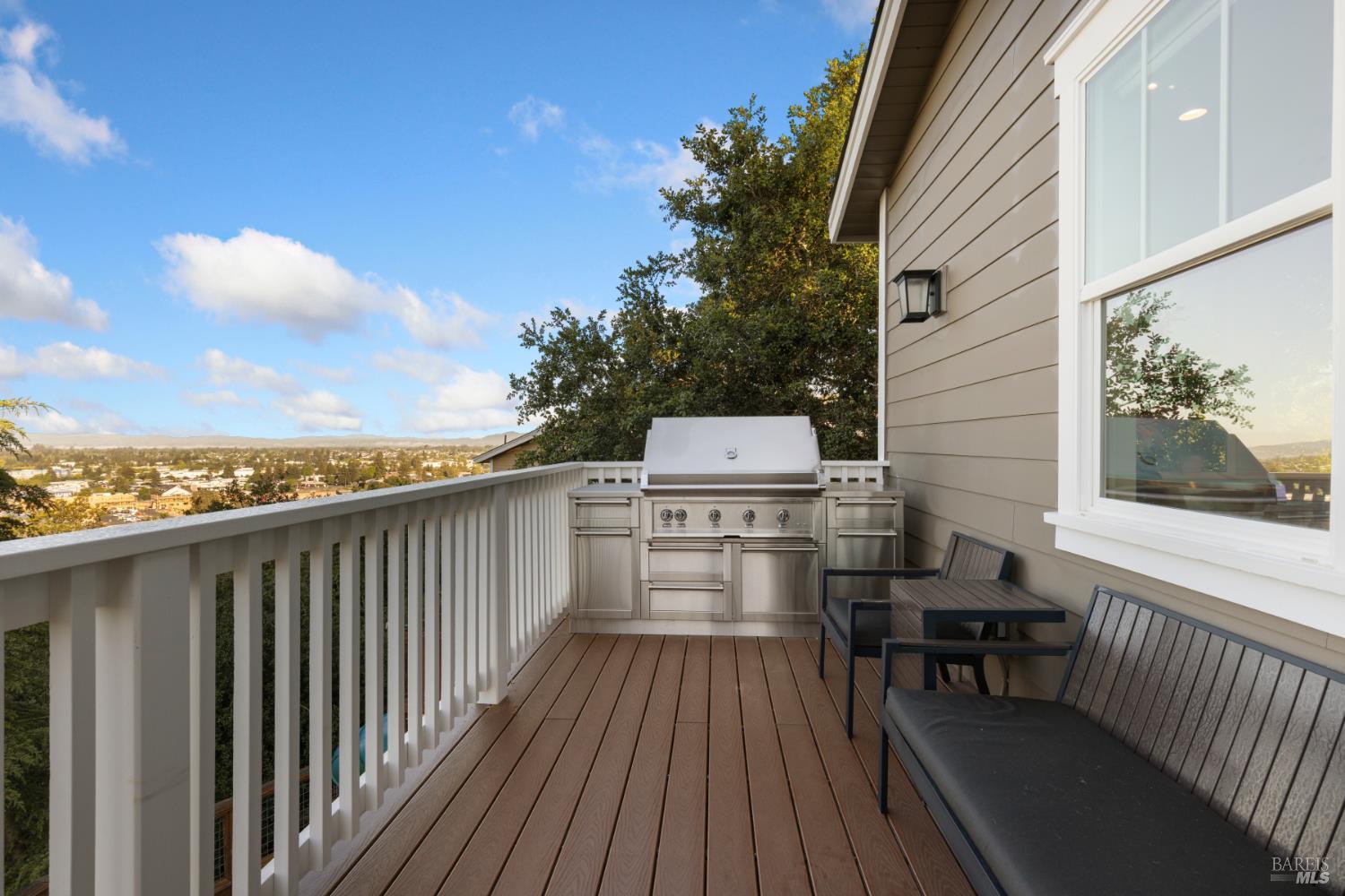 Detail Gallery Image 49 of 62 For 3393 Lake Park Ct, Santa Rosa,  CA 95403 - 5 Beds | 4/1 Baths
